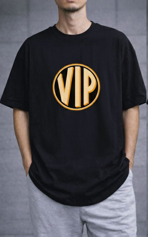 VIP Logo – Vintage Circle Emblem Oversize Tişört